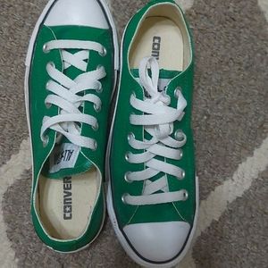 Woman's green converse